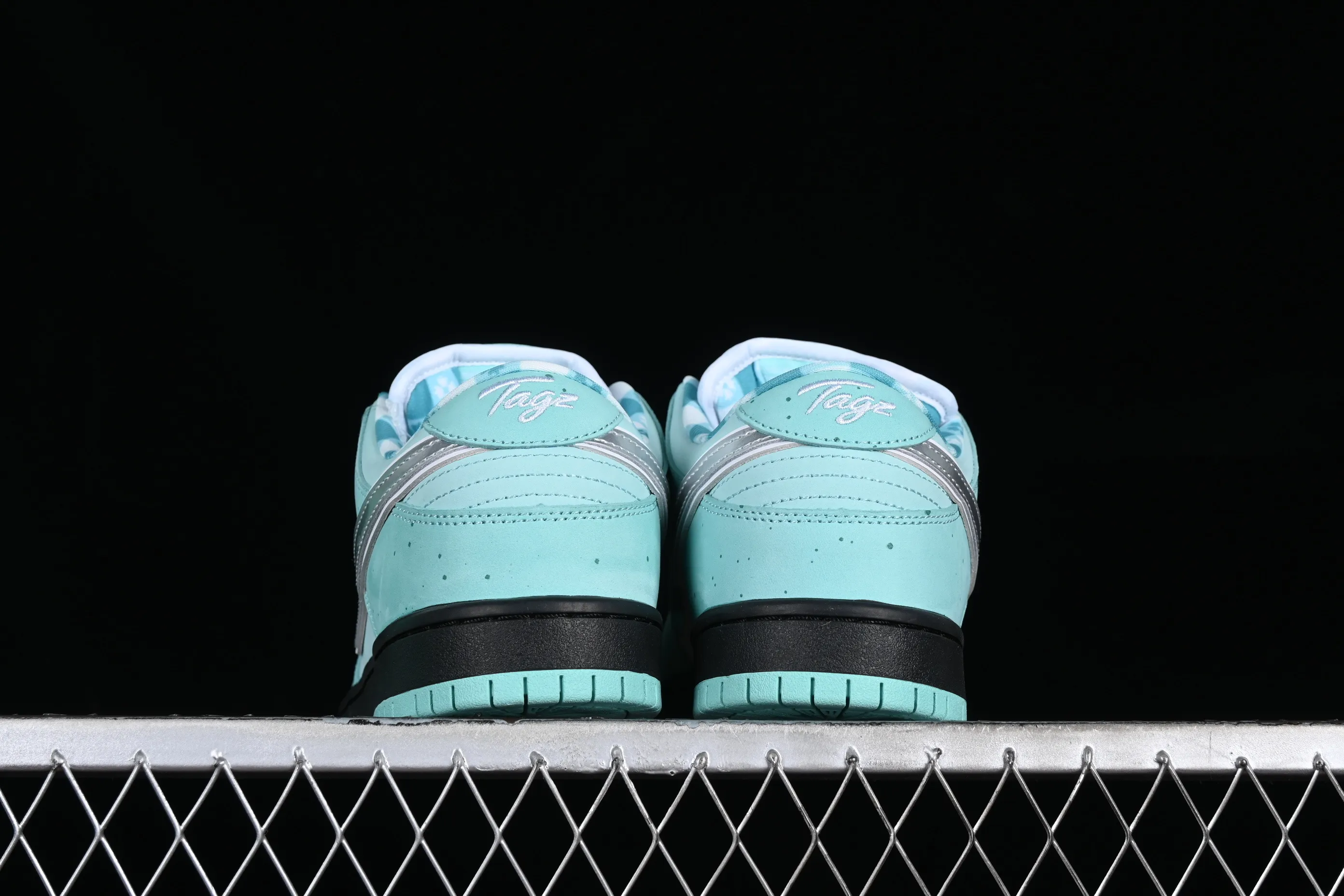 All categories Nk SB Dunk series Nk SB Dunk Low low-top sneakers C version Concepts x Nk SB Dunk Low Trick-or-treat doll Tiffany Lobster SB low-top sports and leisure sneakers BV1310-402